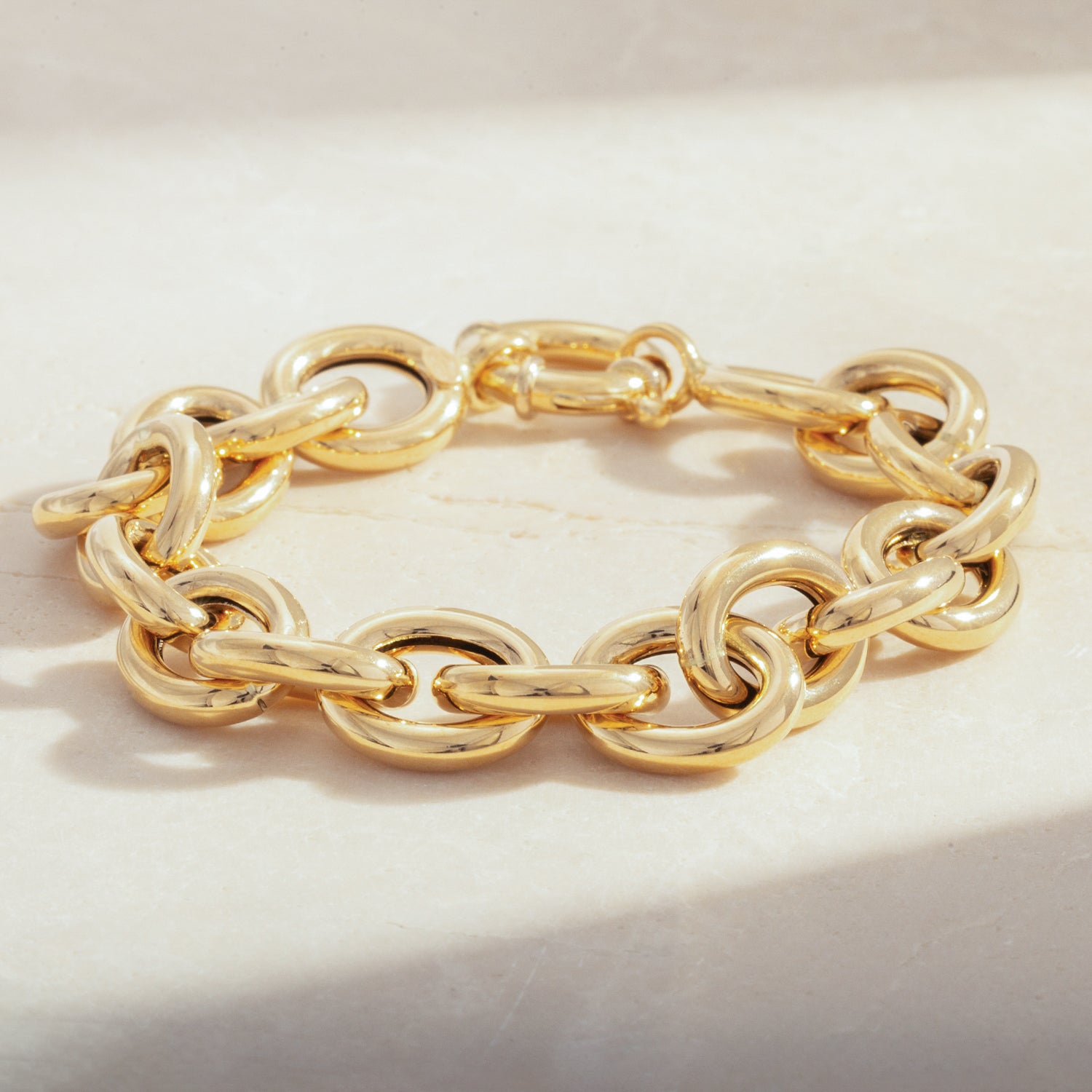Round Catana 18K Gold Bracelet