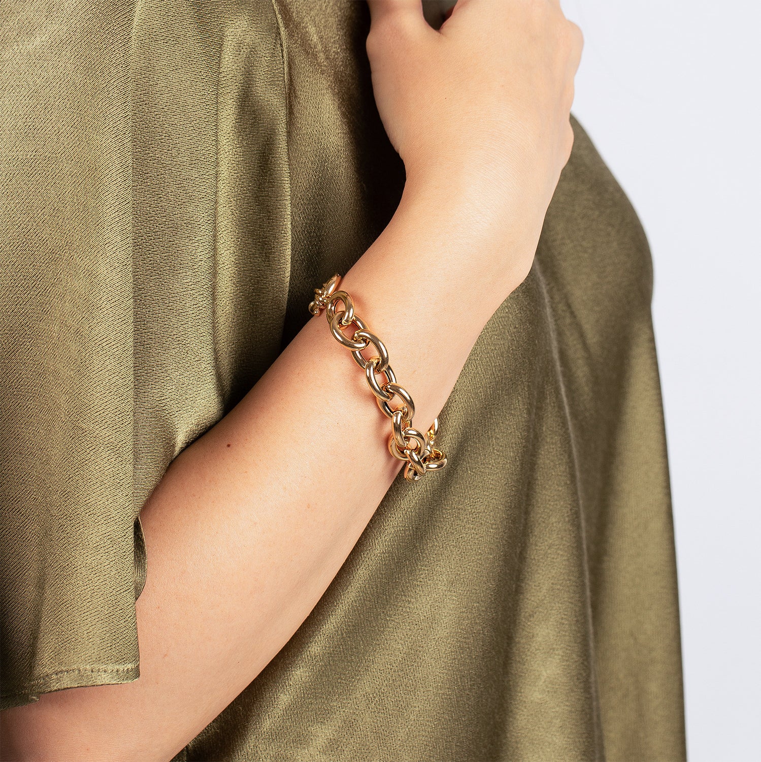 Round Catana 18K Gold Bracelet